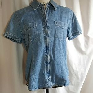 Short sleeve denim shirt